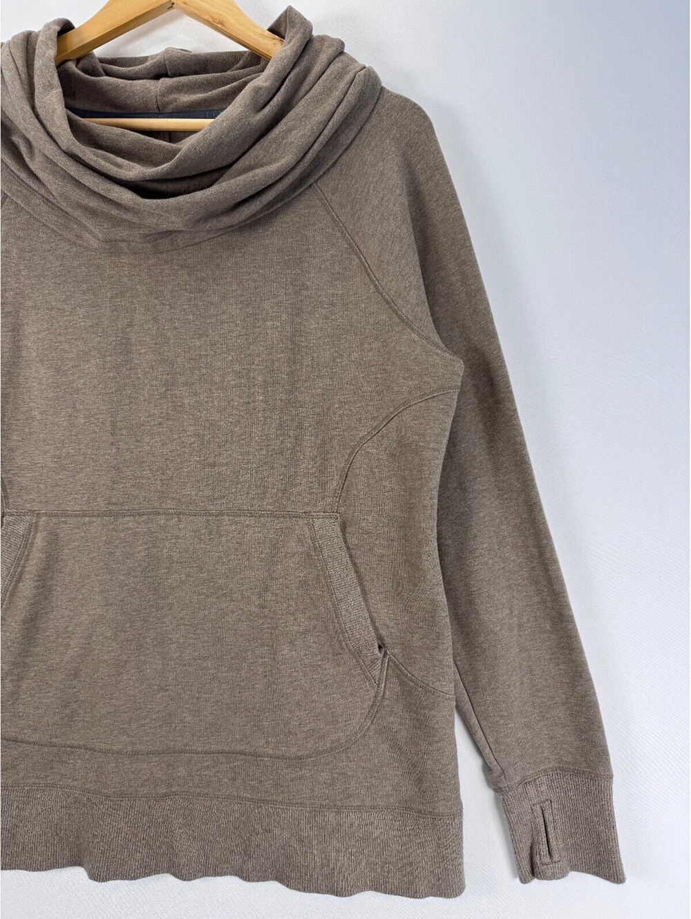 L.L.Bean Cozy Cowl Neck Sweatshirt Women L Brown Thumbholes Kangaroo Pocket - Picture 2 of 6